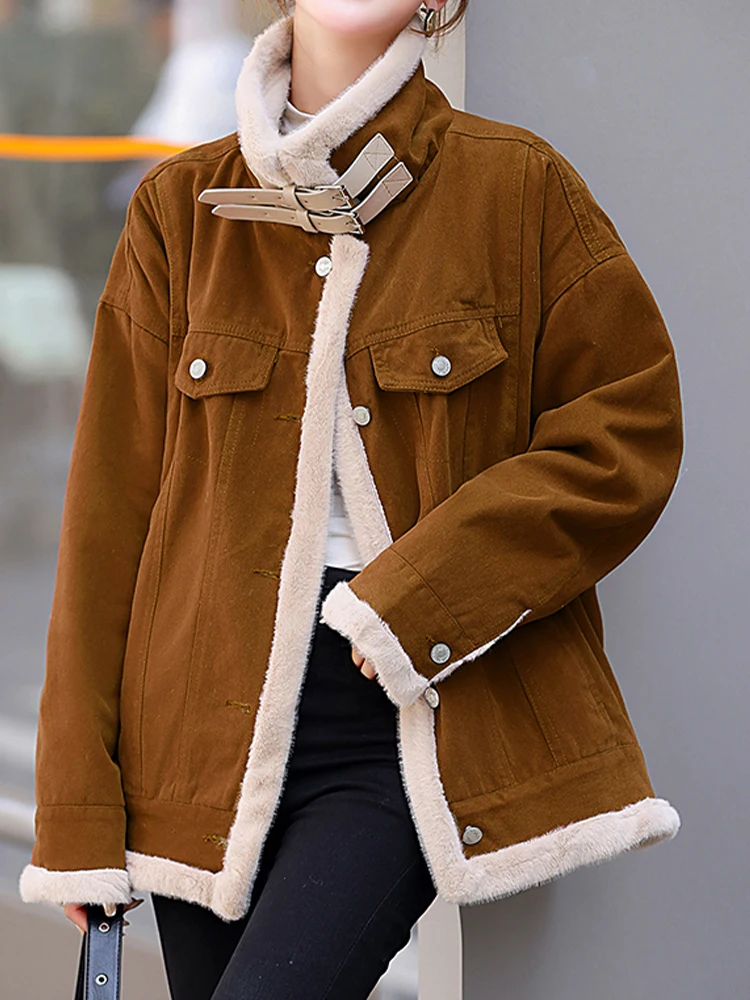 

Высококачественная утепленная джинсовая куртка с лацканами из овчины и кашемира в стиле пэчворк Новинка Зима 2023 модная женская одежда в Корейском стиле