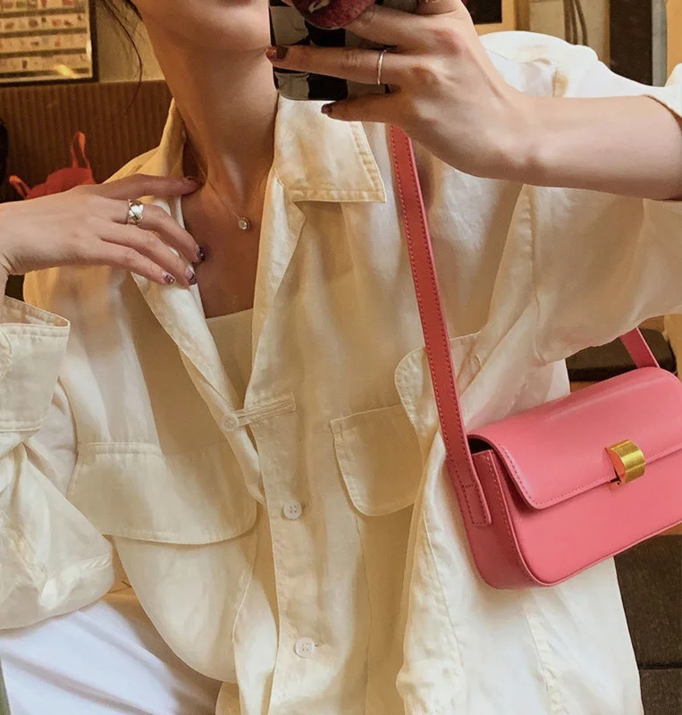 

Дизайнерская мягкая сумка, новинка 2022, кожаная женская сумка, сумка под плечо с цветком вишни, роскошная женская сумка на одно плечо с высоко...