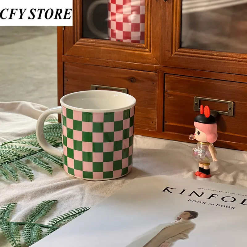 

Креативная керамическая Шахматная кофейная кружка 350 мл, индивидуальная чашка для завтрака, овса, молока, Цветочная чашка для сока, посуда д...