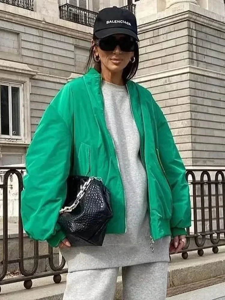 

Куртка-бомбер женская укороченная с длинным рукавом, на молнии