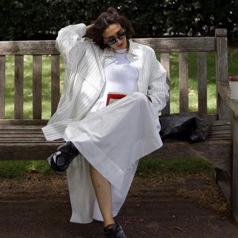 Модная осенне-зимняя женская длинная рубашка в полоску большого размера белая