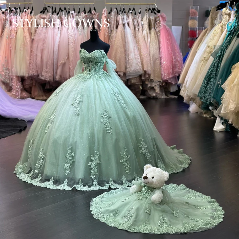 

Green Sweetheart Ball Gown Quinceanera Dress For Girls Beaded Appliques Birthday Party Gowns Prom Dresses With Cape Lace Up Back