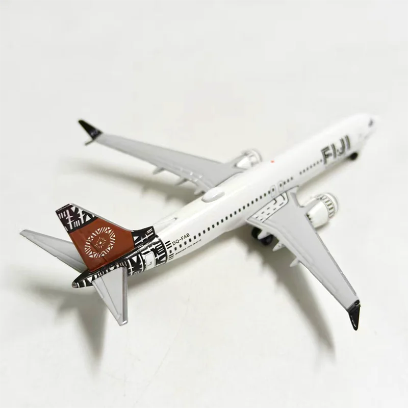 Фото Модель пассажирского самолета Herpa Diecast Alloy 1:500, масштаб 1:500, Fiji Boeing 737 MAX 8 537117, для коллекций и демонстрации. №3
