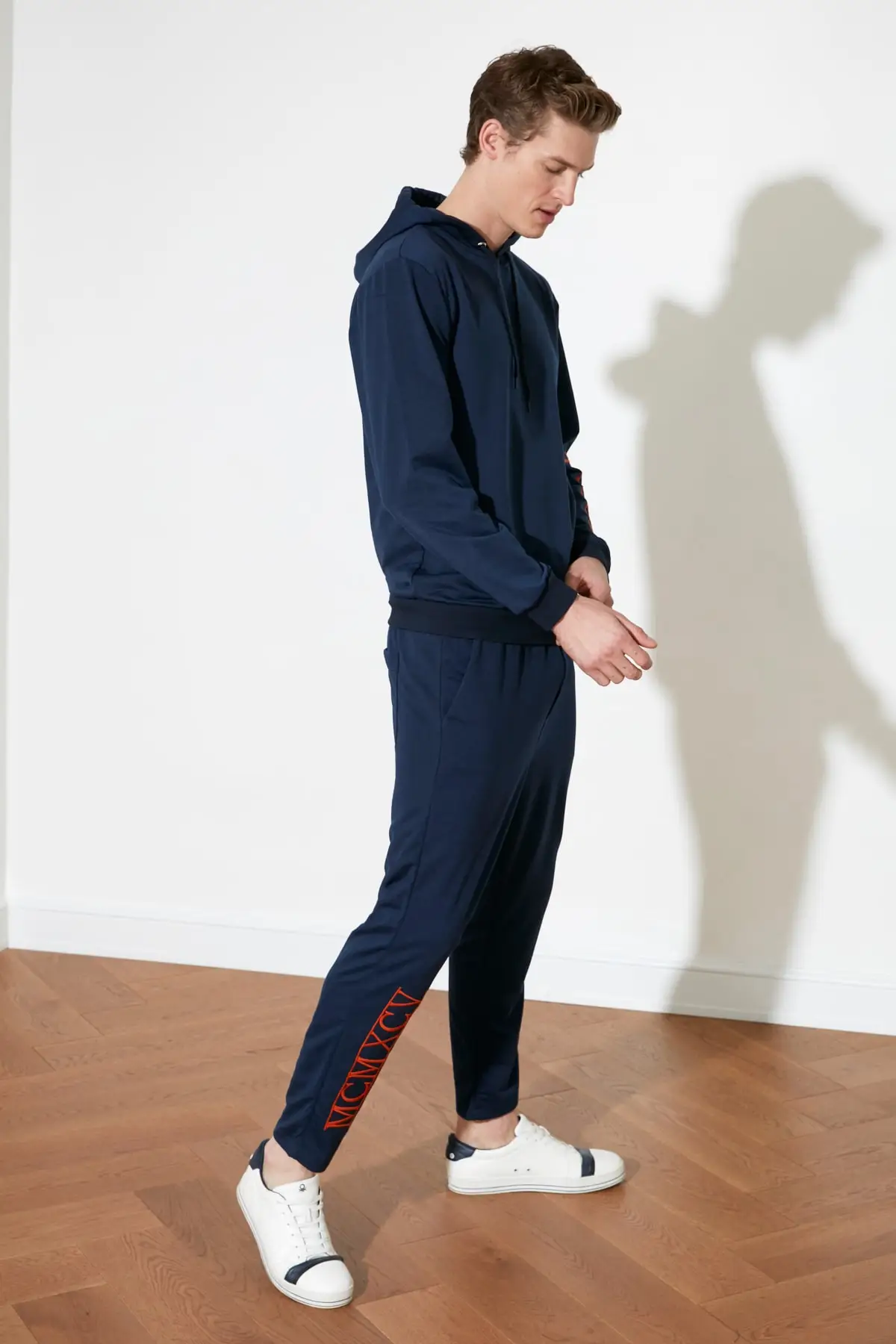 

Trendyol Men 'S Regular Fit Tracksuit Team TMNSS21EM0040