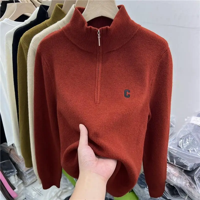 Короткий пуловер с вышивкой и полумолнией женский свитер на осень зиму новинка