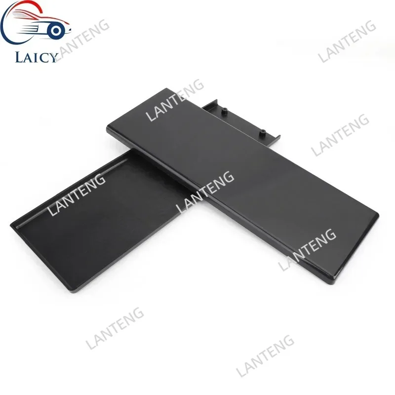 Фото Накладка на порог боковой юбки автомобиля для Mazda 2, 3, 6, 3-го поколения, окрашенная под карбон, элемент внешнего обвеса. №2