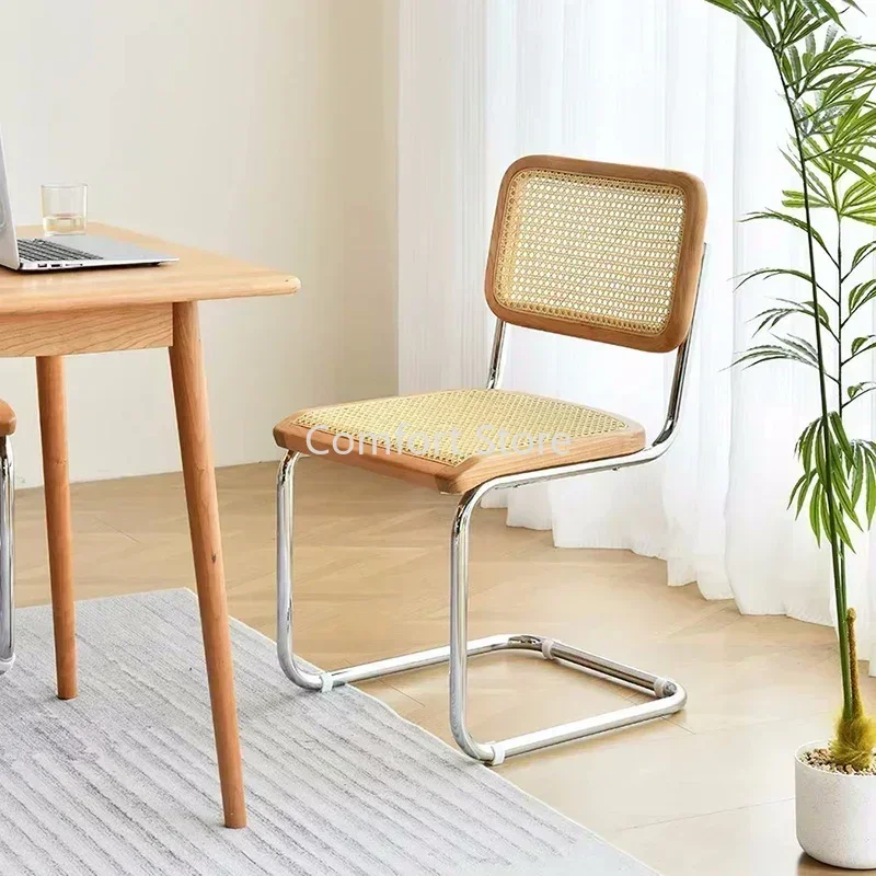 Yetuk ayollar va ogil bolalar ortasidagi jinsiy aloqa