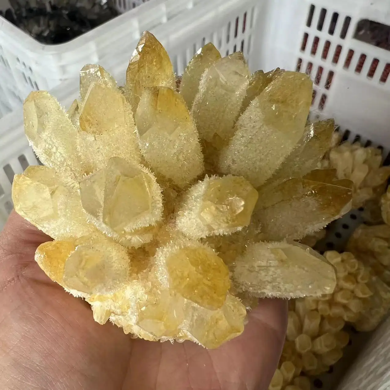 

Натуральный цитрин и зеленый кварц, кластер