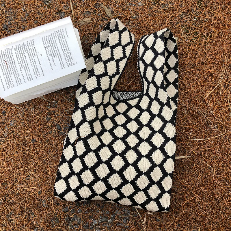 

Fashion Geometric Pattern Women's Knitted Wrist Bag Fashion Woven Shopper Purse Chain Shoulder Bag Travel Shopping Tote Bag 2023