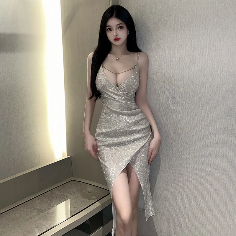 

Sexy V-neck Split Dresses Gold Sparkling Long Slip Skirts Women Shiny Irregular Pleated Dress Bodycon Dress Vestidos Mujer 2023