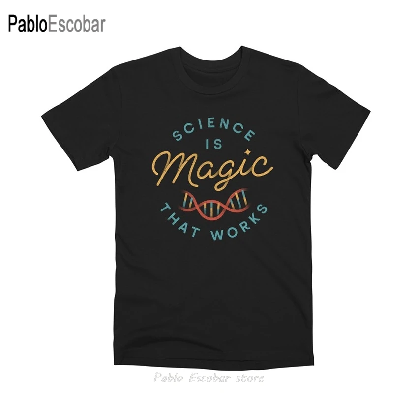 

Топ с надписью «Science is Magic»