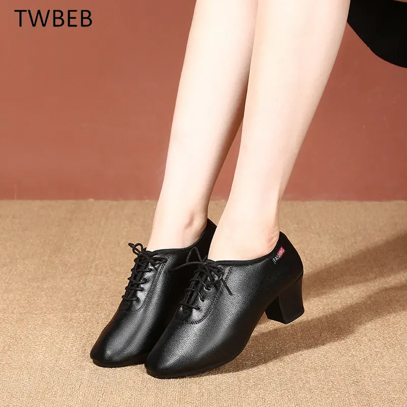 

Cowhide Women's Sports Shoes Soft Sole Adult Square Shoes for Women Leather Modern Latin Dance Shoes Ballroom Sneakers