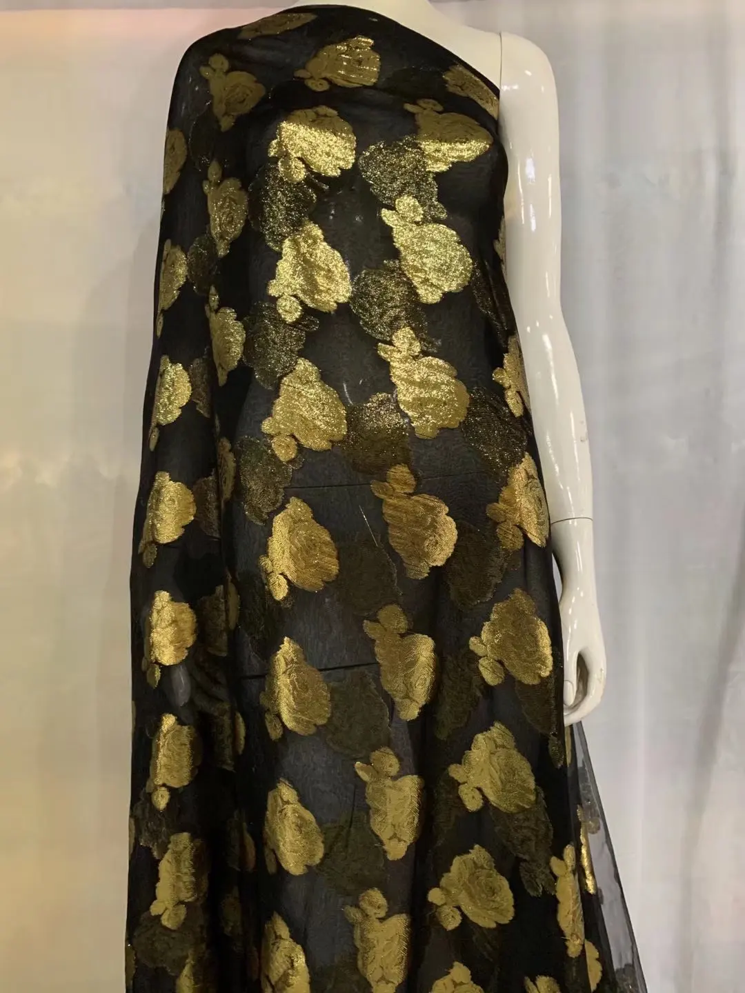 

Hot Sale High Quality 100%Silk Gilding Georgette Woman Garment Tulle Lace Fabric for Daily Party FGTR12458