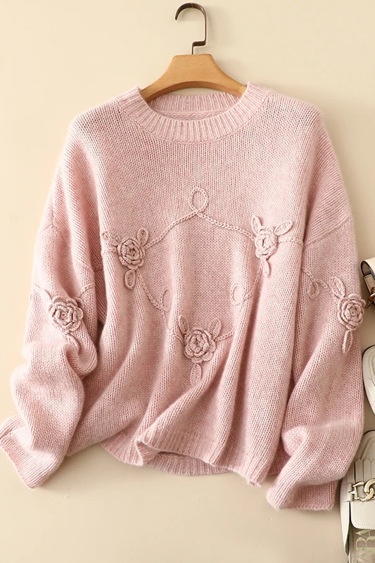 Рисунок 6 - Женский вязаный свитер ручной вязки