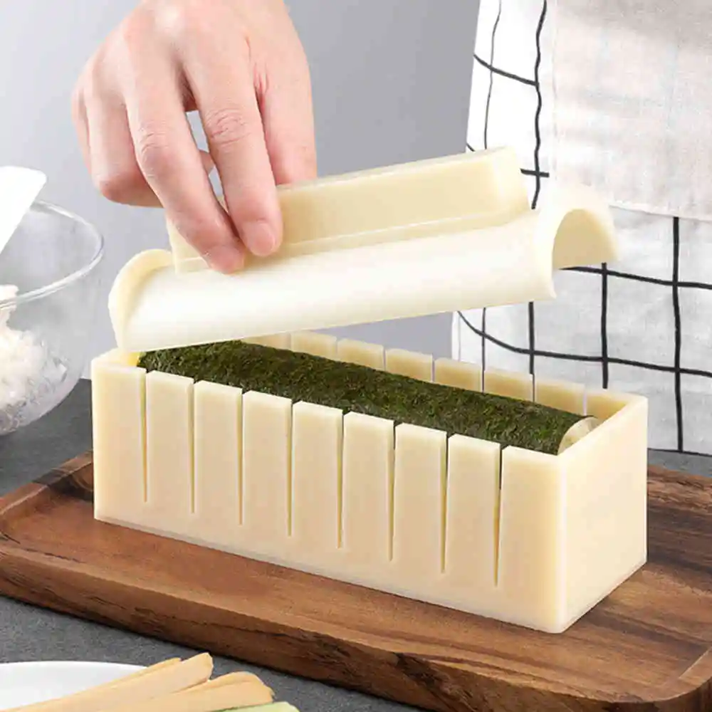 

Кухонный пластиковый набор для выпечки тортов