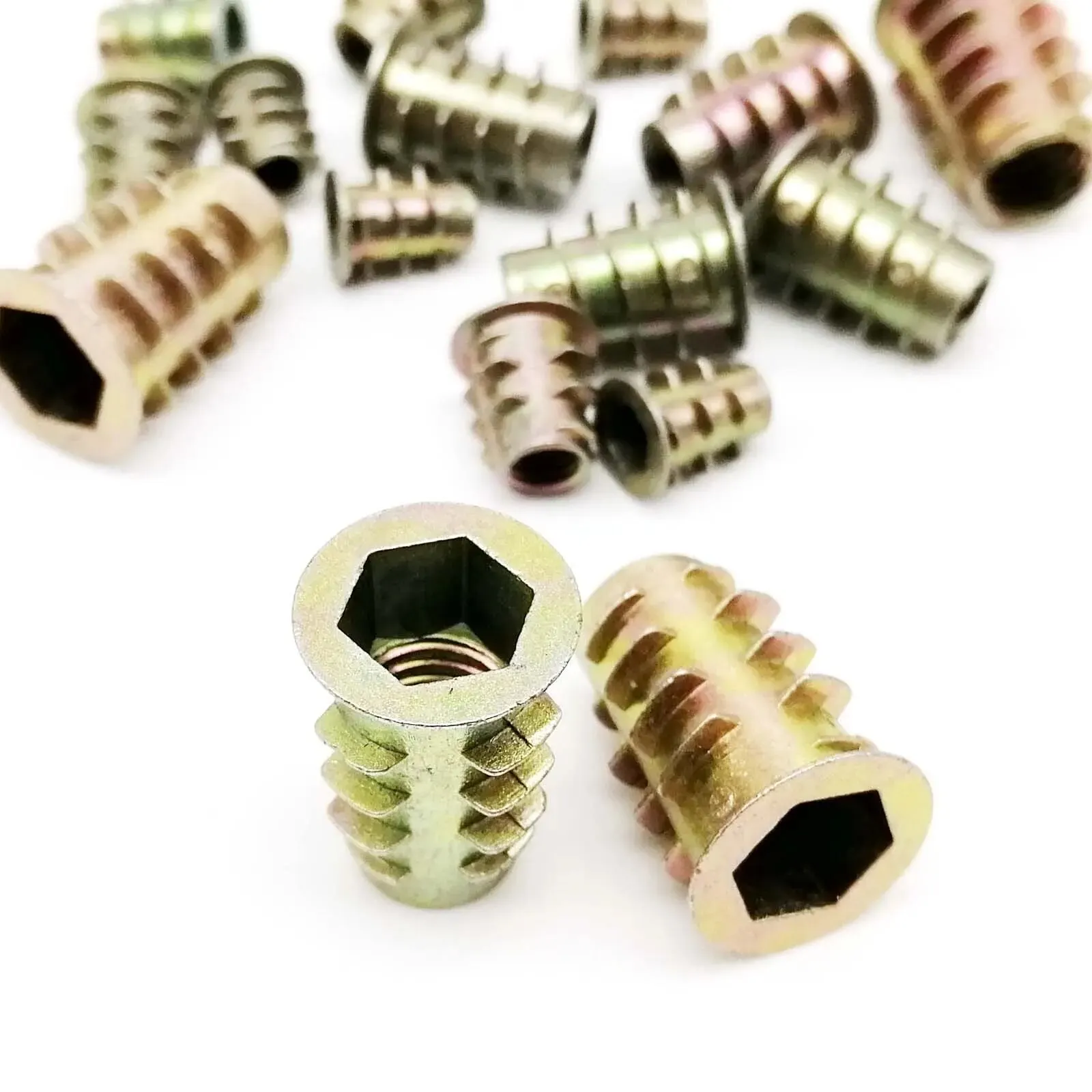 

Врезные гайки-вставки E-Nut M4-M10 для деревянной мебели