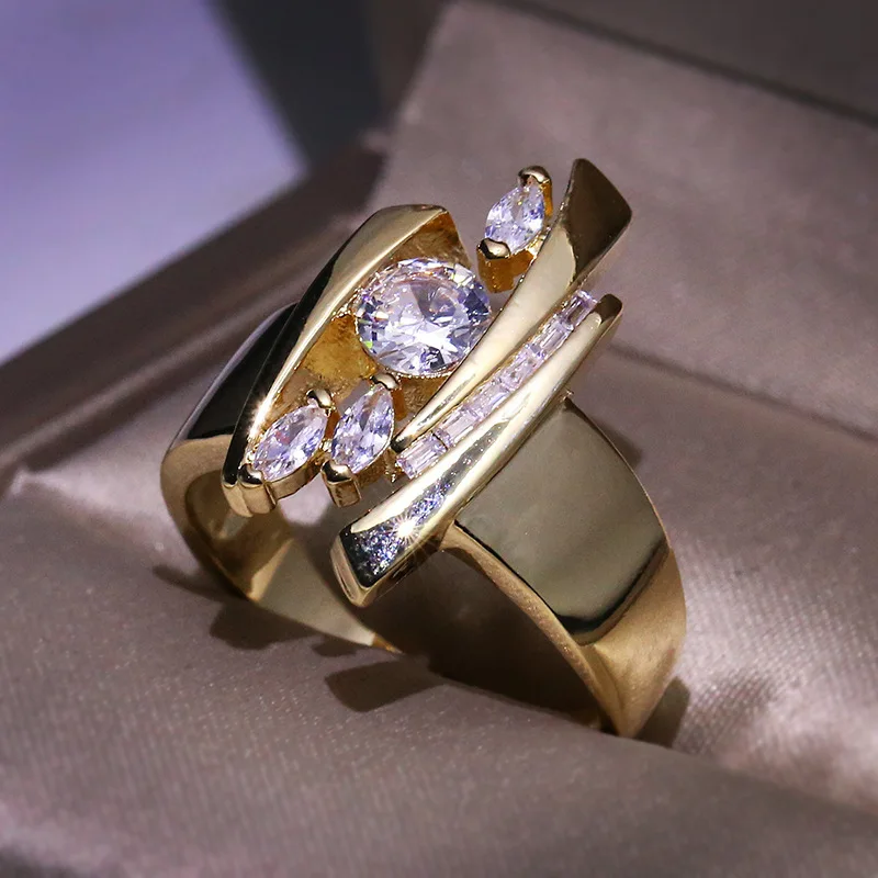 

Luxurious 18K Gold Hollow Irregular Round Oval Geometric Full Diamond Couple Ring For Women Zircon Valentine's Day Gift Jewelry