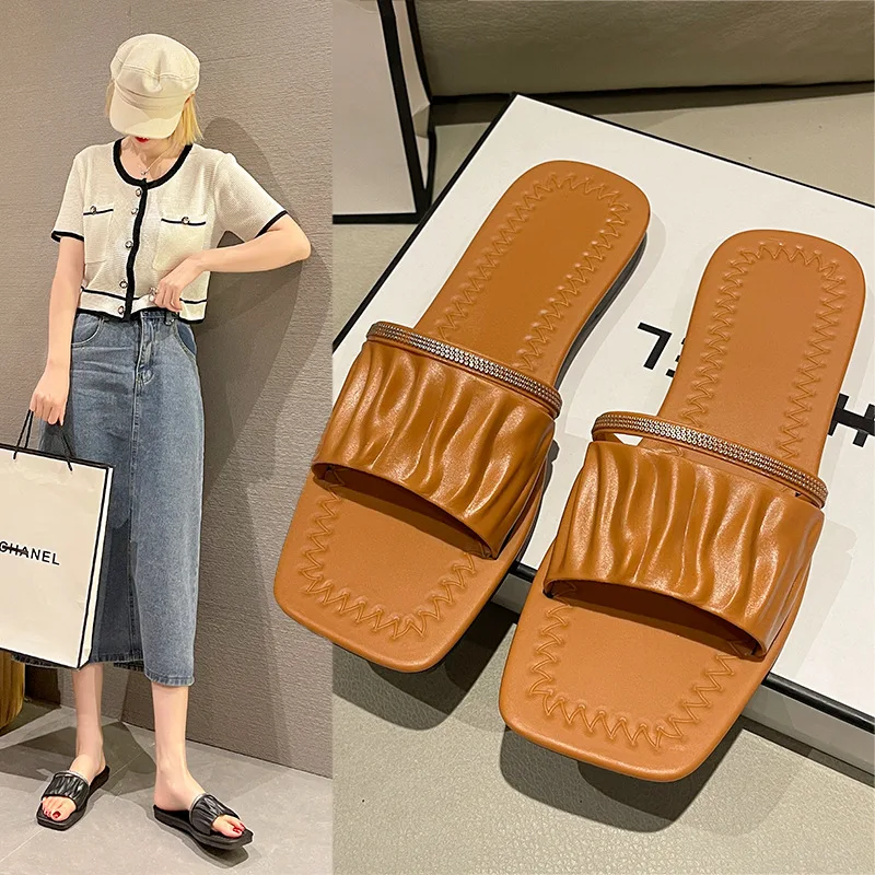 

Super Soft Slippers for Women's Outer Wear Summer Fashion All-match Flat-bottom Non-slip Comfortable Square Sandals Slippers