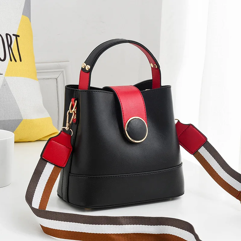 

Hot Flap Women's Luxury Leather Clutch Bag Ladies Handbags Brand Messenger Bags Femme Famous Tote Bag Wide Straps