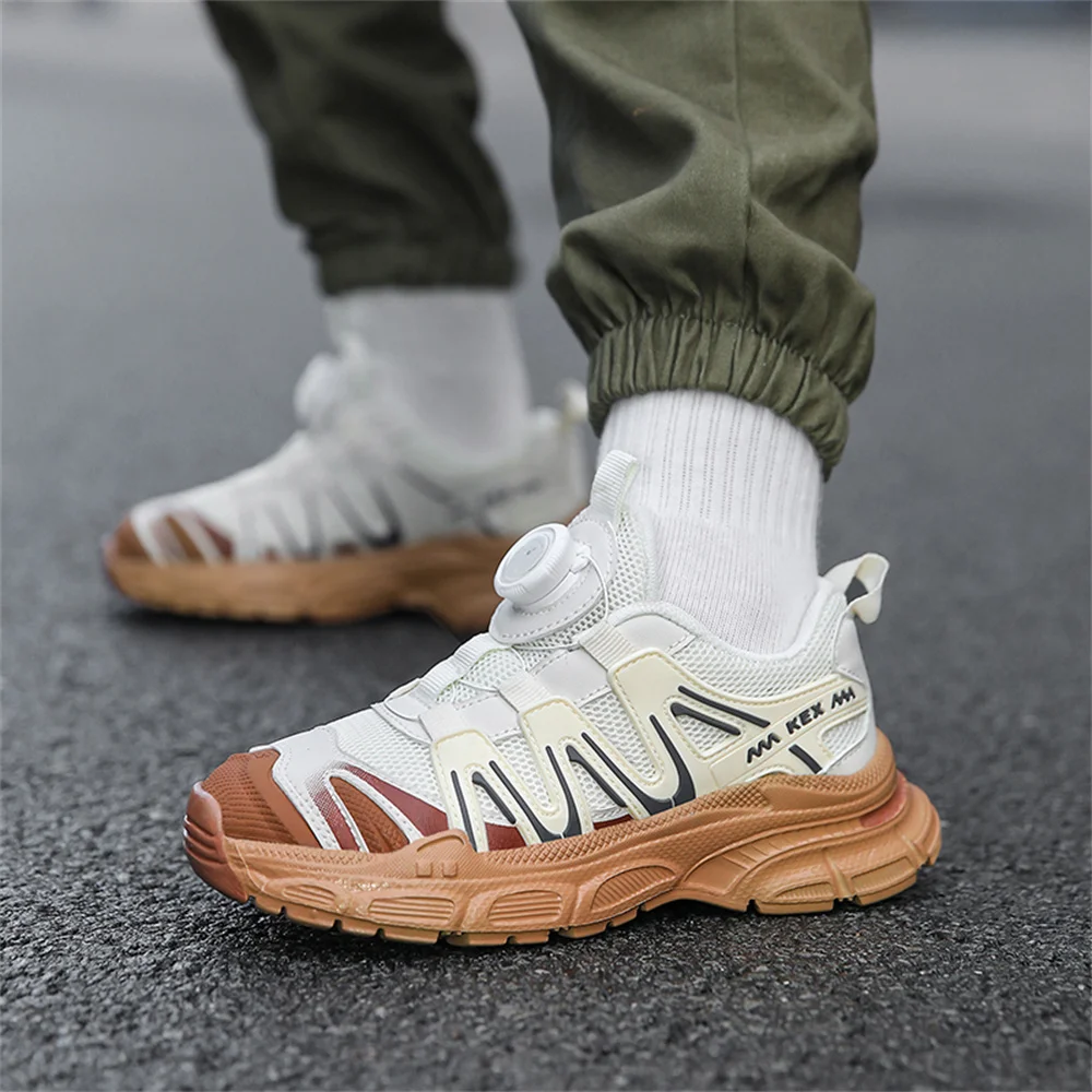 Рисунок 5 - Кроссовки для мальчиков и девочек