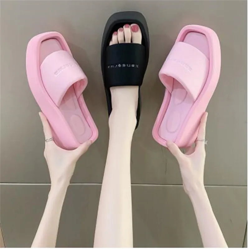 

Fashion Women Slippers Platform Thick Sole Retro Female Sandals Summer Classic Comfort Beach Outdoor Ladies Platform Sandals