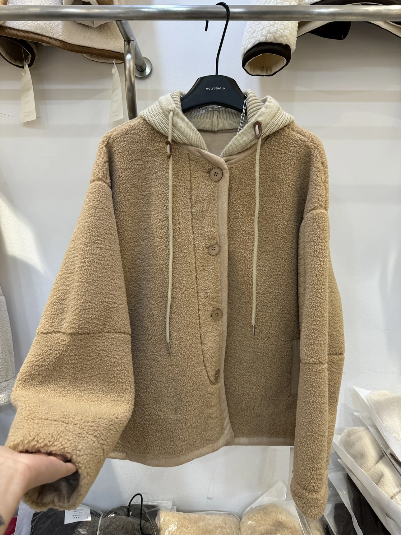 Корейская серия меховая верхняя одежда со съемным капюшоном из овечьей шерсти