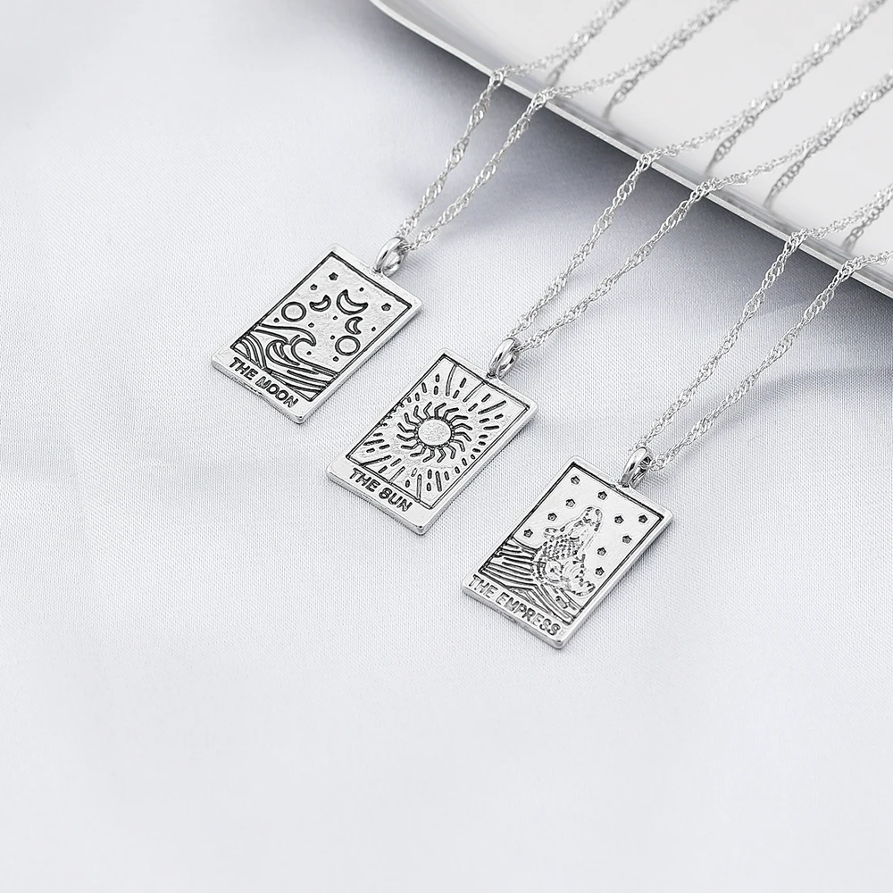 

BEAUTY LAYER New Sun And Moon Simple Pendant Necklace European And American Fashion Trend Mermaid Carving Necklace Wholesale