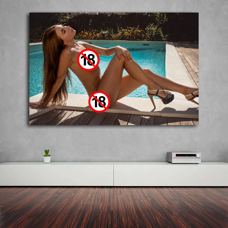 Красивая модель для взрослых привлекательная девушка на высоких каблуках