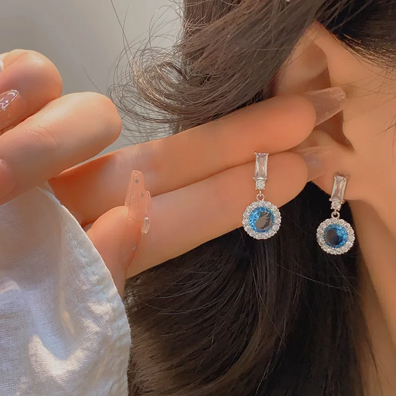 

Light Luxury Full Diamond Zircon Earrings Blue Exquisite Sweet Summer Senior Sense All-match Daily Ear Stud Mosquito Coil