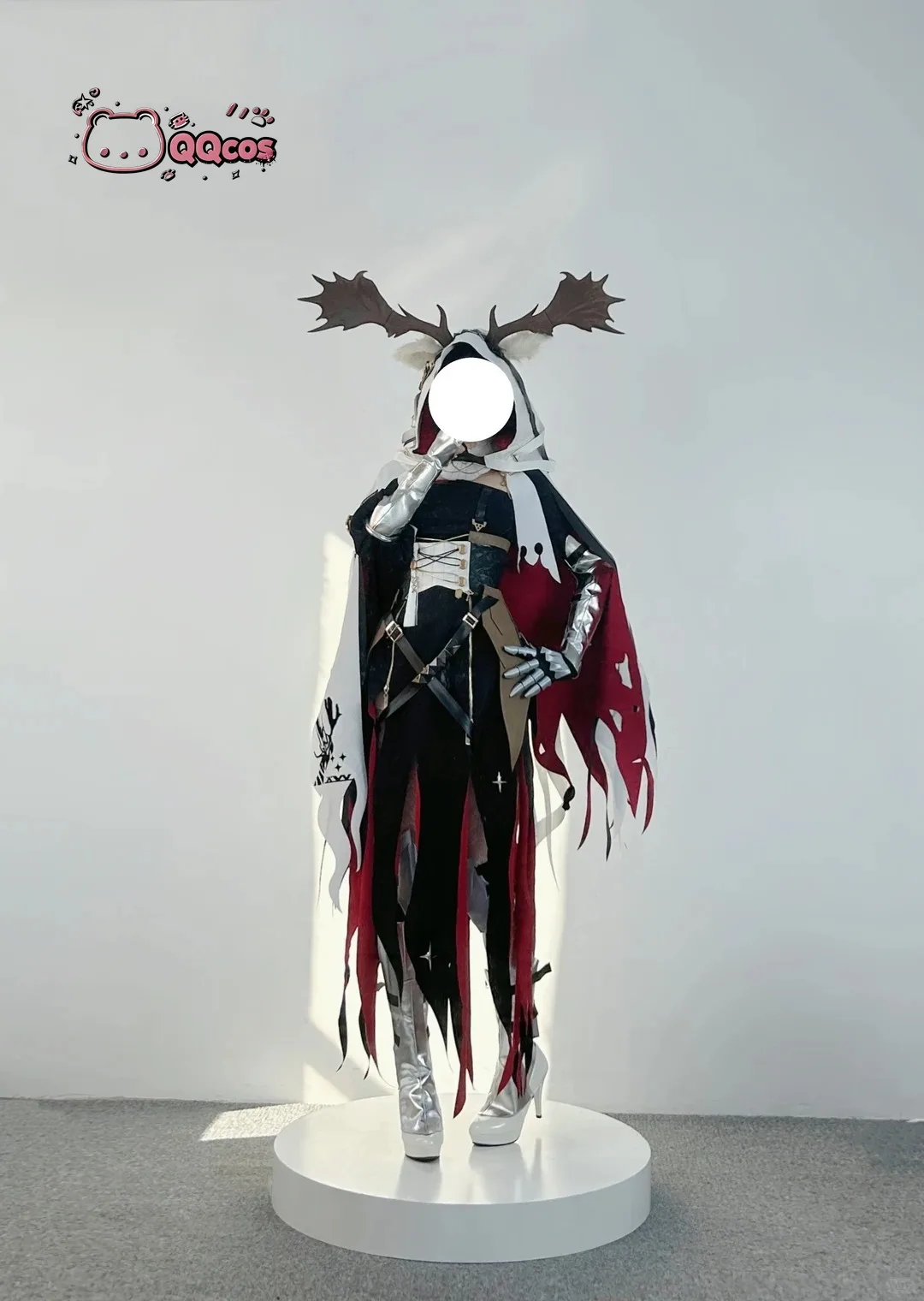 Фото Костюм для косплея QQcos Viviana Droste из игры Arknights: черно-красное готическое платье с рожками, наряд для вечеринки на Хэллоуин №2