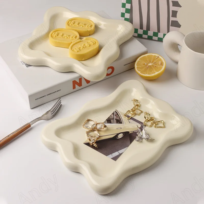 

Modern Ceramic Storage Tray Creative Silver Plating Bedroom Jewelry Organizer Afternoon Tea Cake Tray Home Decoration Ornaments