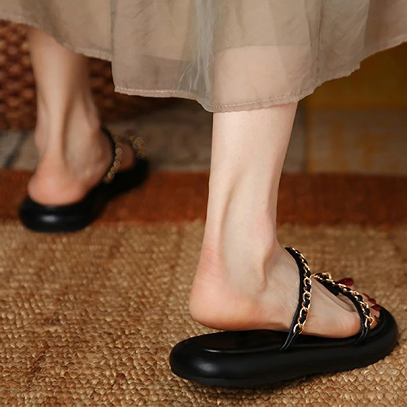 2023 Slipper Flat Bottom Non-slip Metal Decor Women Outdoor Open Toe Beach Female Sandals Sexy Fashion Design Slides Woman Shoes