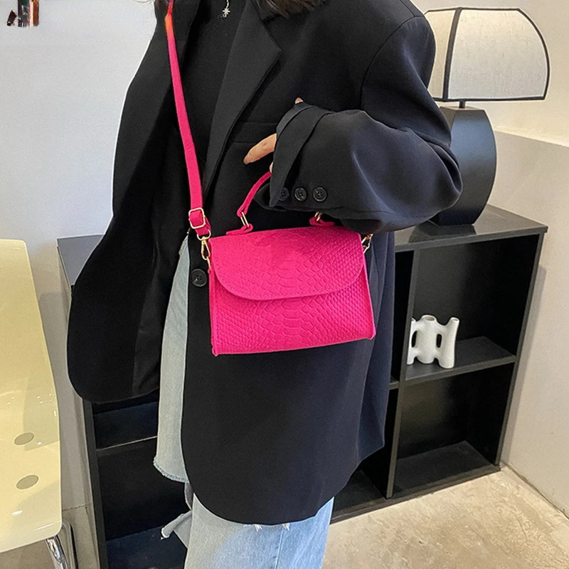 

Bags for Women New Korean Version of The Trend of Fashion Solid Color Crocodile Pattern High VolumeLarge Capacity Crossbody Bag