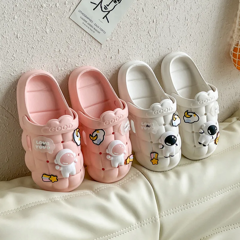 Design Women Blue Spaceman Clogs Shoes Female Slippers Summer Mother Children Clouds Sandals Paltform Ladies Fashion Flip Flops