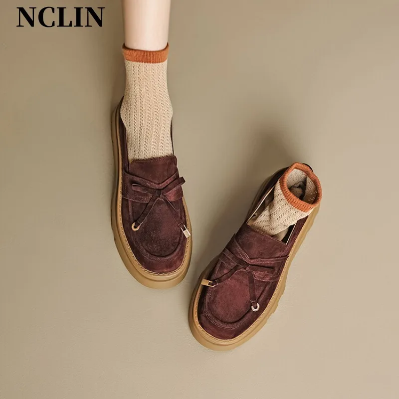 Женские туфли на массивном каблуке платформе с круглым носком лоферы ручной