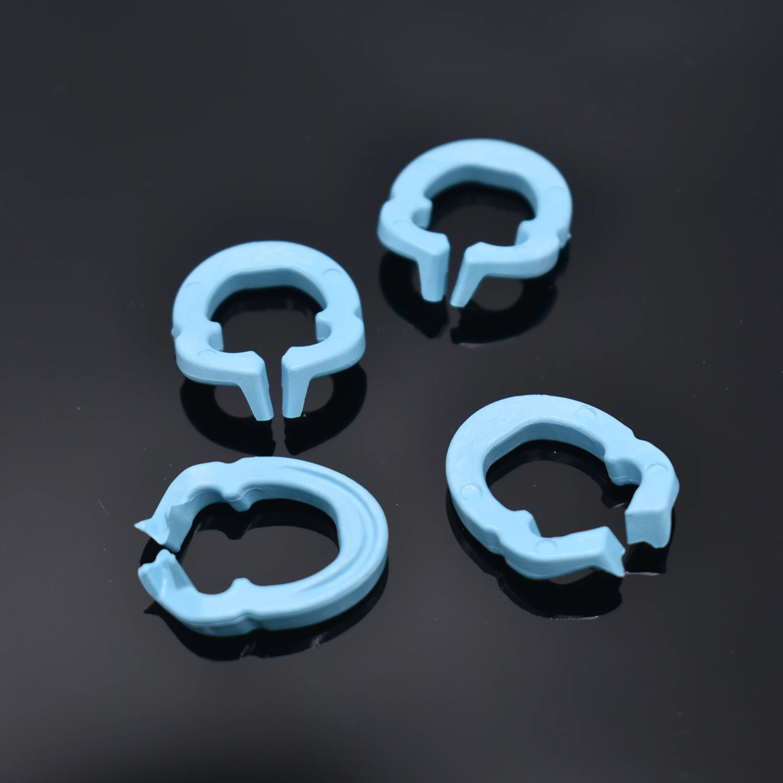 

4Pcs/Lot Dental Rubber Dam Clamps Rubber Barrier Clip Resin Materials Tool for Dentist Dental Lab Instrument Dentistry