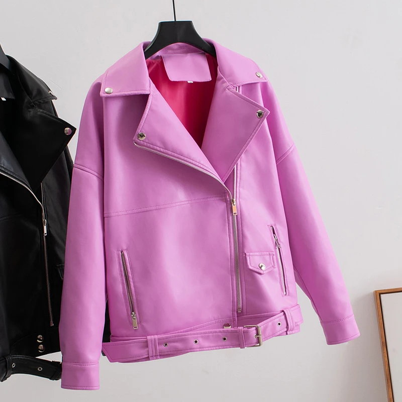 Женская куртка из искусственной кожи с поясом