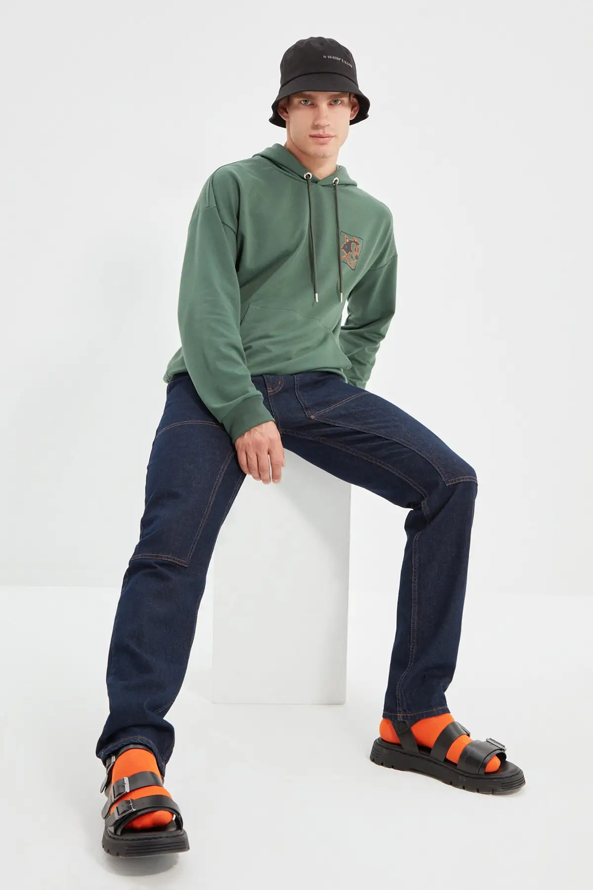 

Trendyol Men 'S Straight Fit Jeans TMNAW22JE0204
