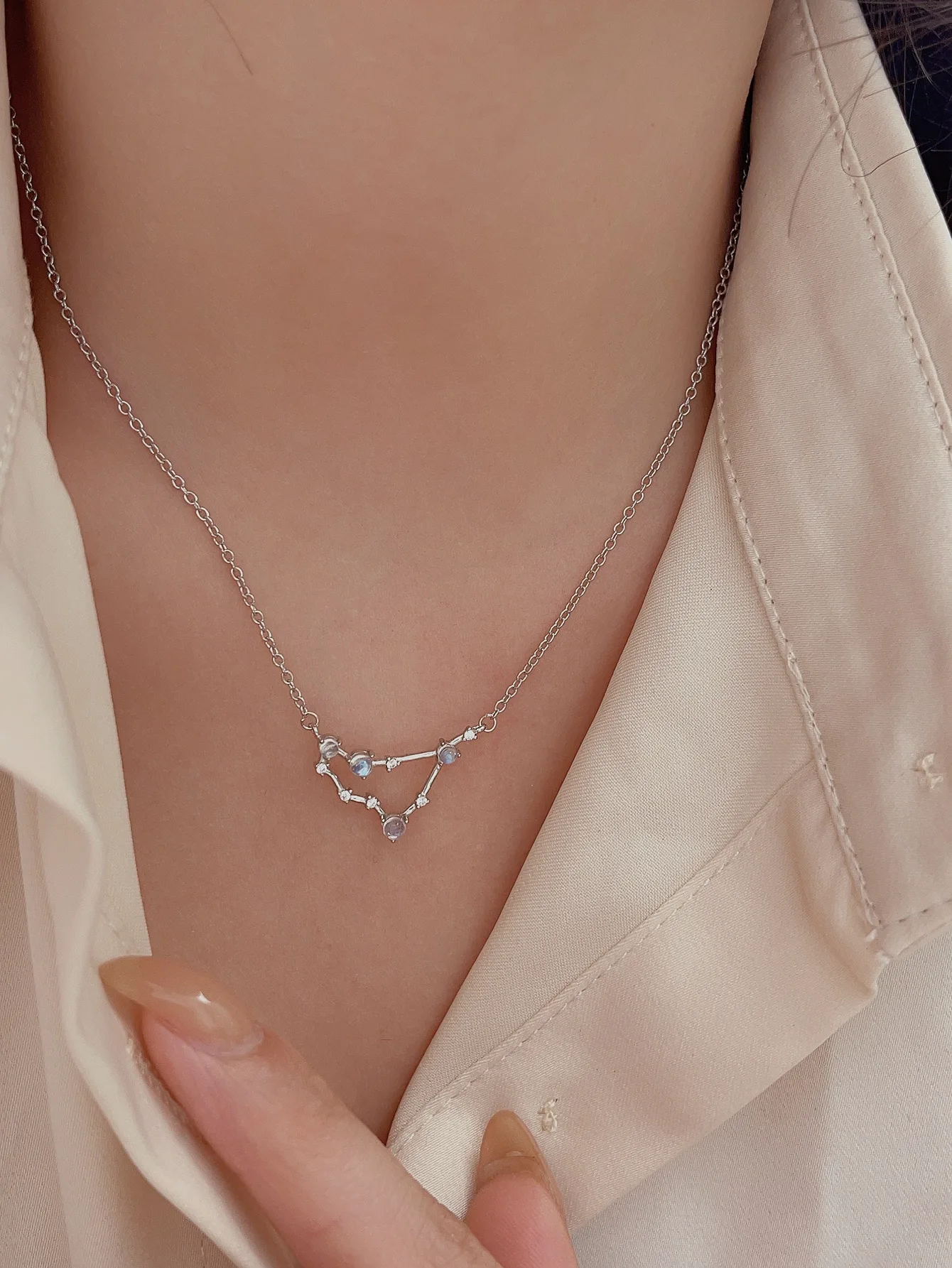 

2023 New European and American Popular Twelve Constellation Necklace Capricornus Jewelry Moonstone Simple Personality Fashion