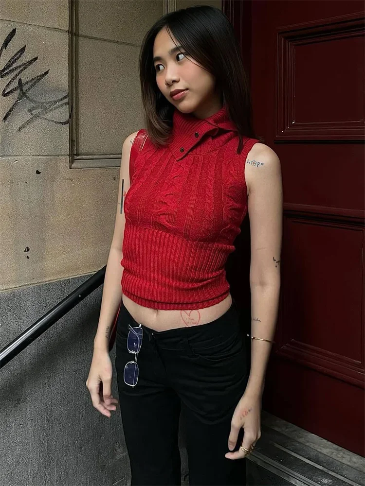 Свитер женский трикотажный в рубчик без рукавов