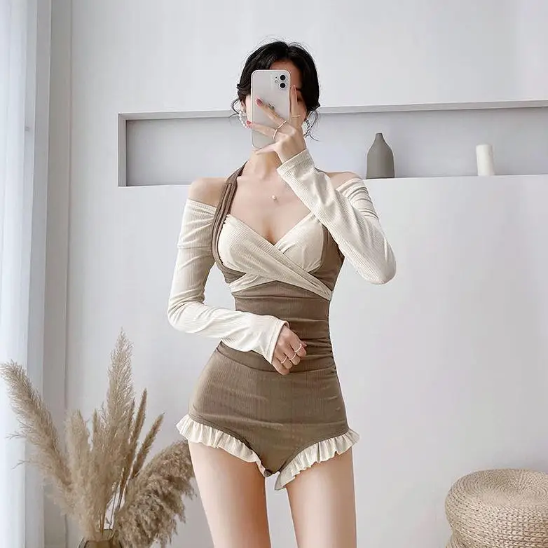 

Комплект бикини женский с V-образным вырезом, модный бандо в Корейском стиле, топ со шнуровкой и оборками, купальный костюм, пляжная одежда, к...