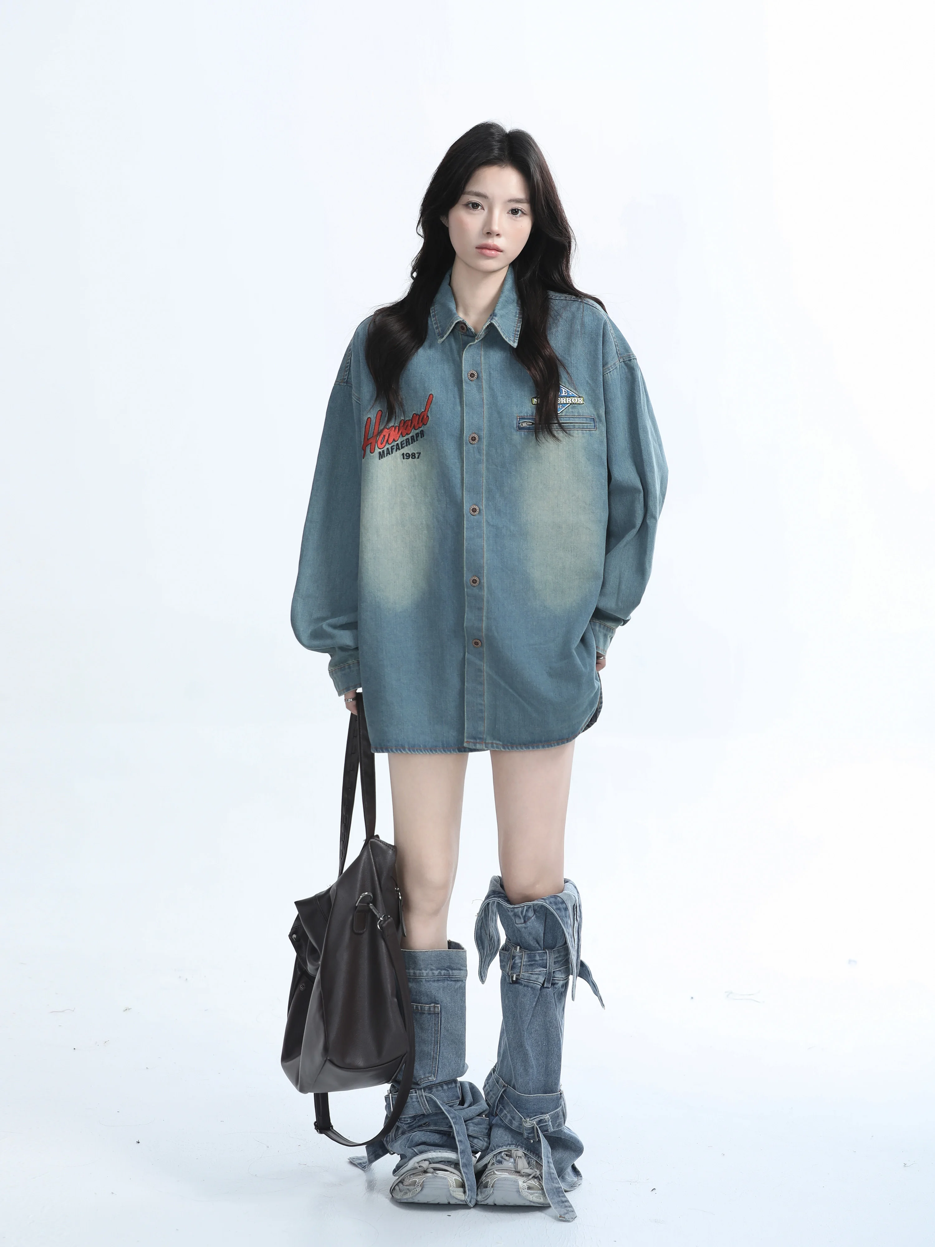 [Sitting in the Mountains] American Street Embroidery Demin shirt Women Design Sense Autumn Loose Long sleeve Shirt |