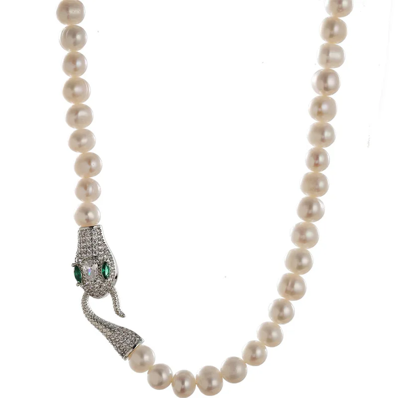 2023 Fashionable Freshwater Pearl Short Necklace with Snake Style Collar Chain for Women