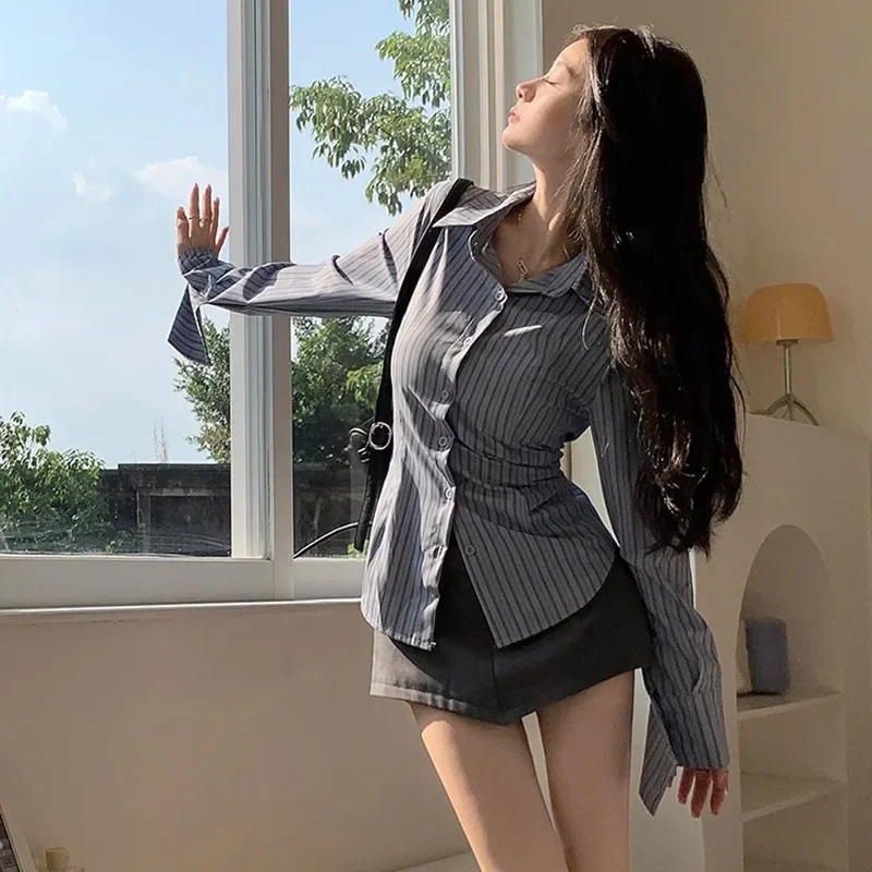 Новинка 2024 синяя полосатая куртка-рубашка с длинными рукавами женская