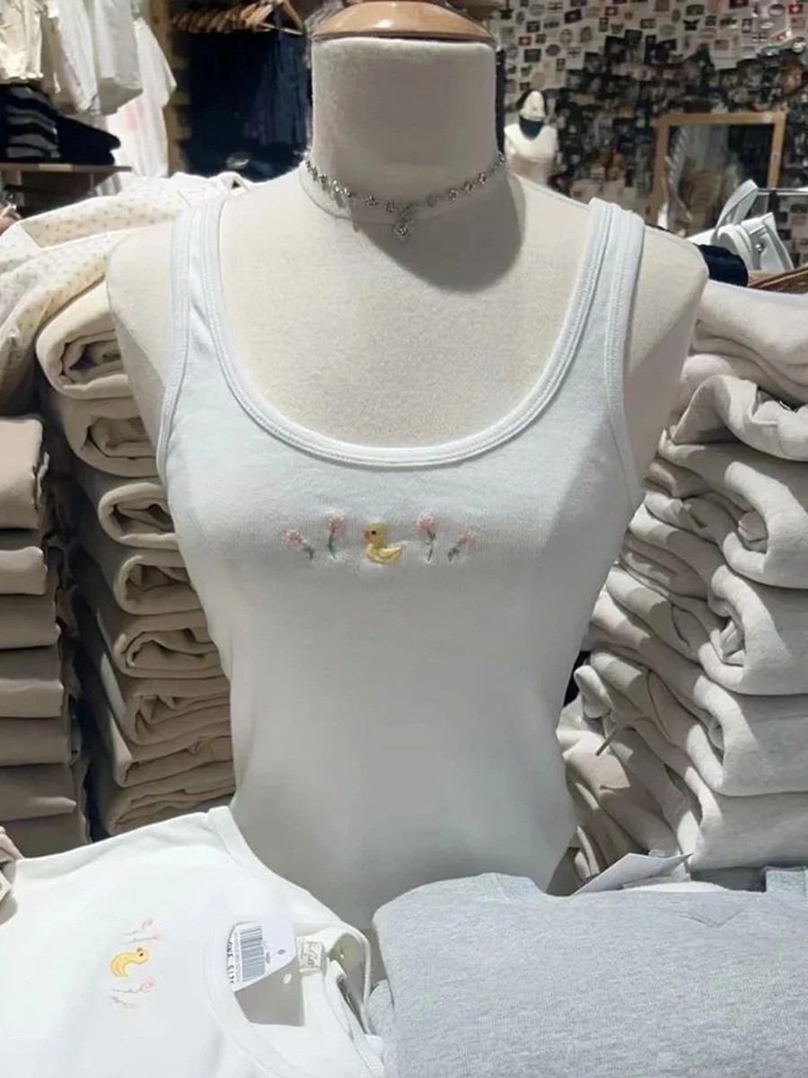 Женский хлопковый топ с цветочной вышивкой без рукавов