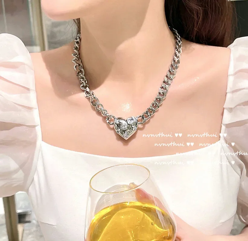 Изумрудное сердце неправильной формы дизайнерское 18-каратное позолоченное