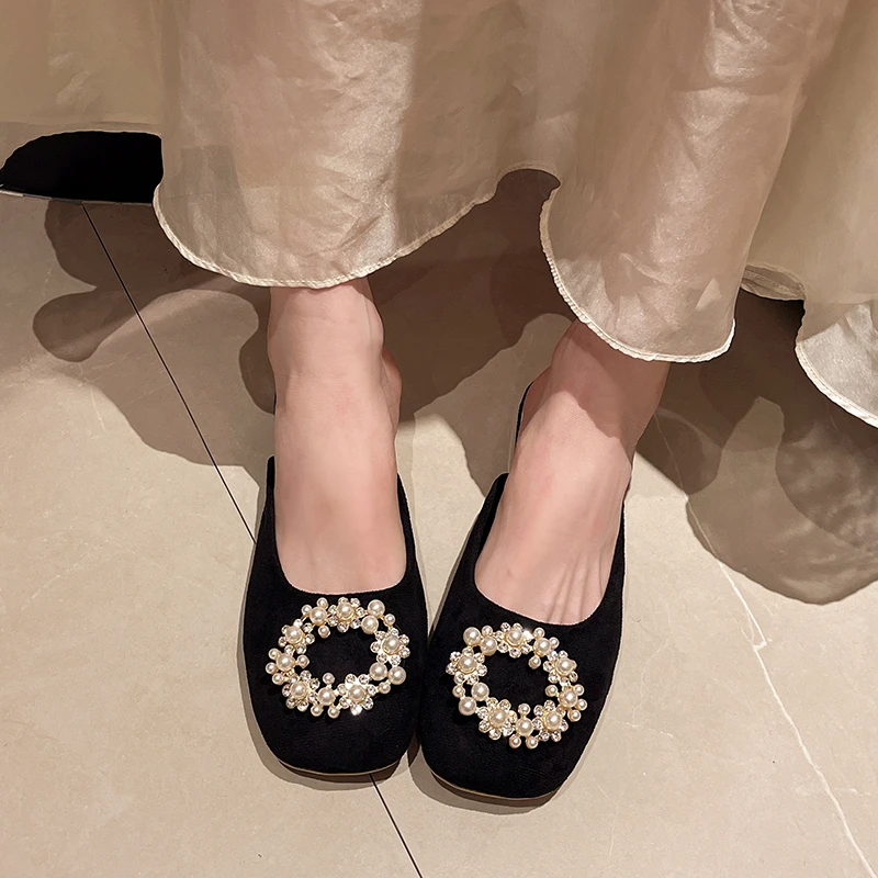 Мюли женские с жемчугом квадратный каблук шлепанцы заостренный носок без