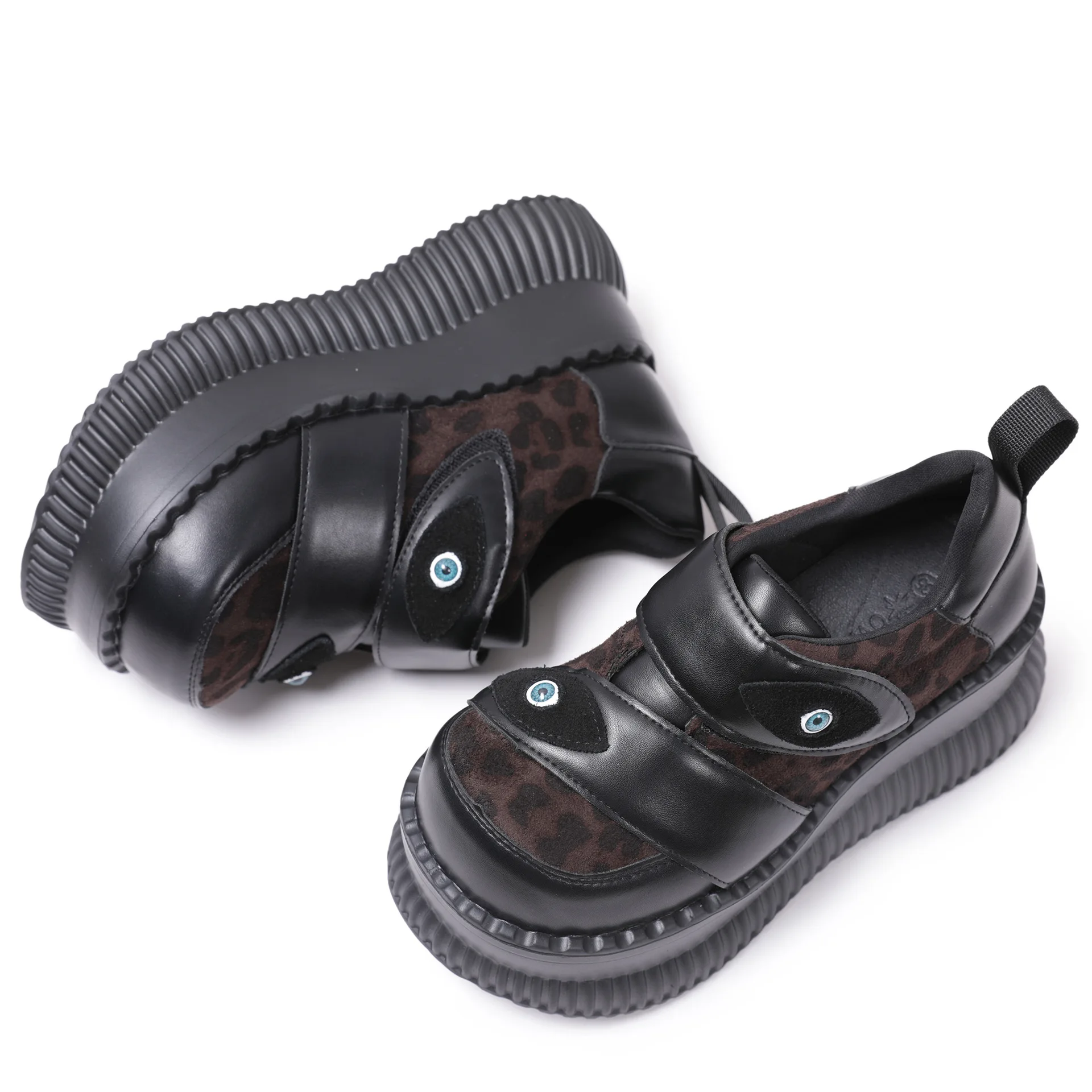 Маленькие кожаные туфли с леопардовым принтом на толстой подошве женские темные