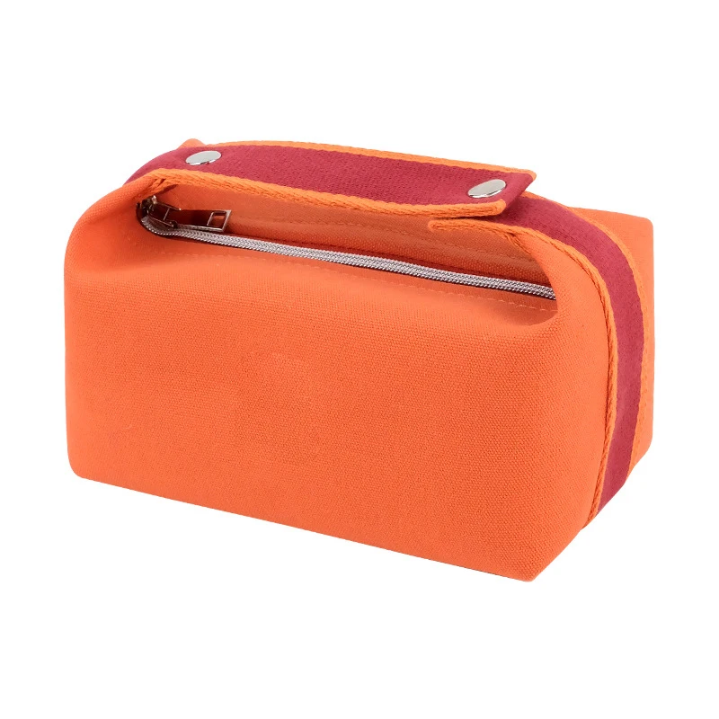 Вместительная косметичка для женщин