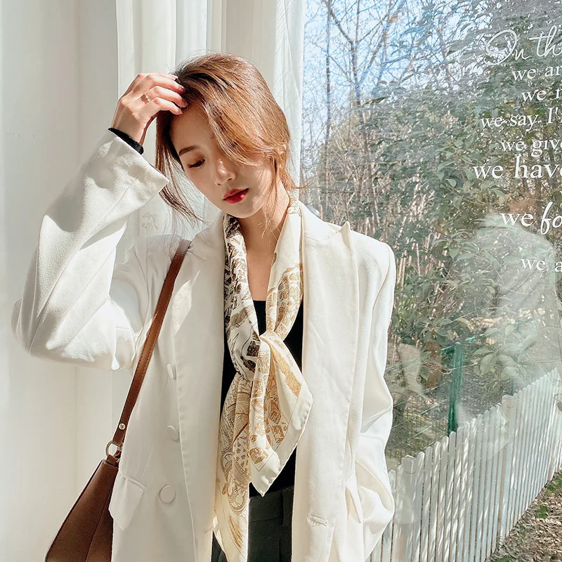 

Дизайнерский Шелковый квадратный шарф с принтом для женщин, Шейная повязка для волос, мягкая Дамская шаль, шейный платок из пашмины, бандана, галстук